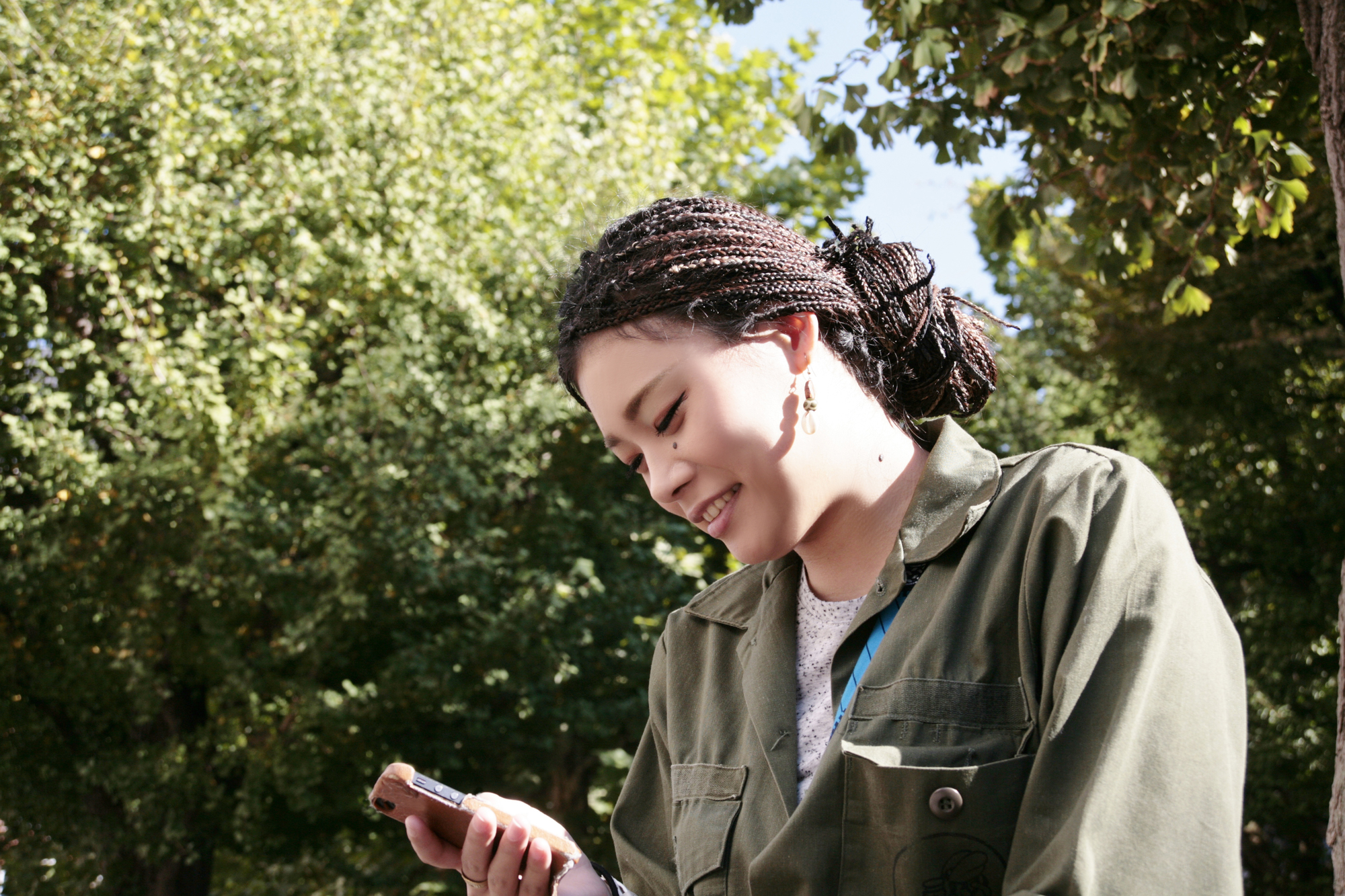 ブレイズヘアの日本人女性